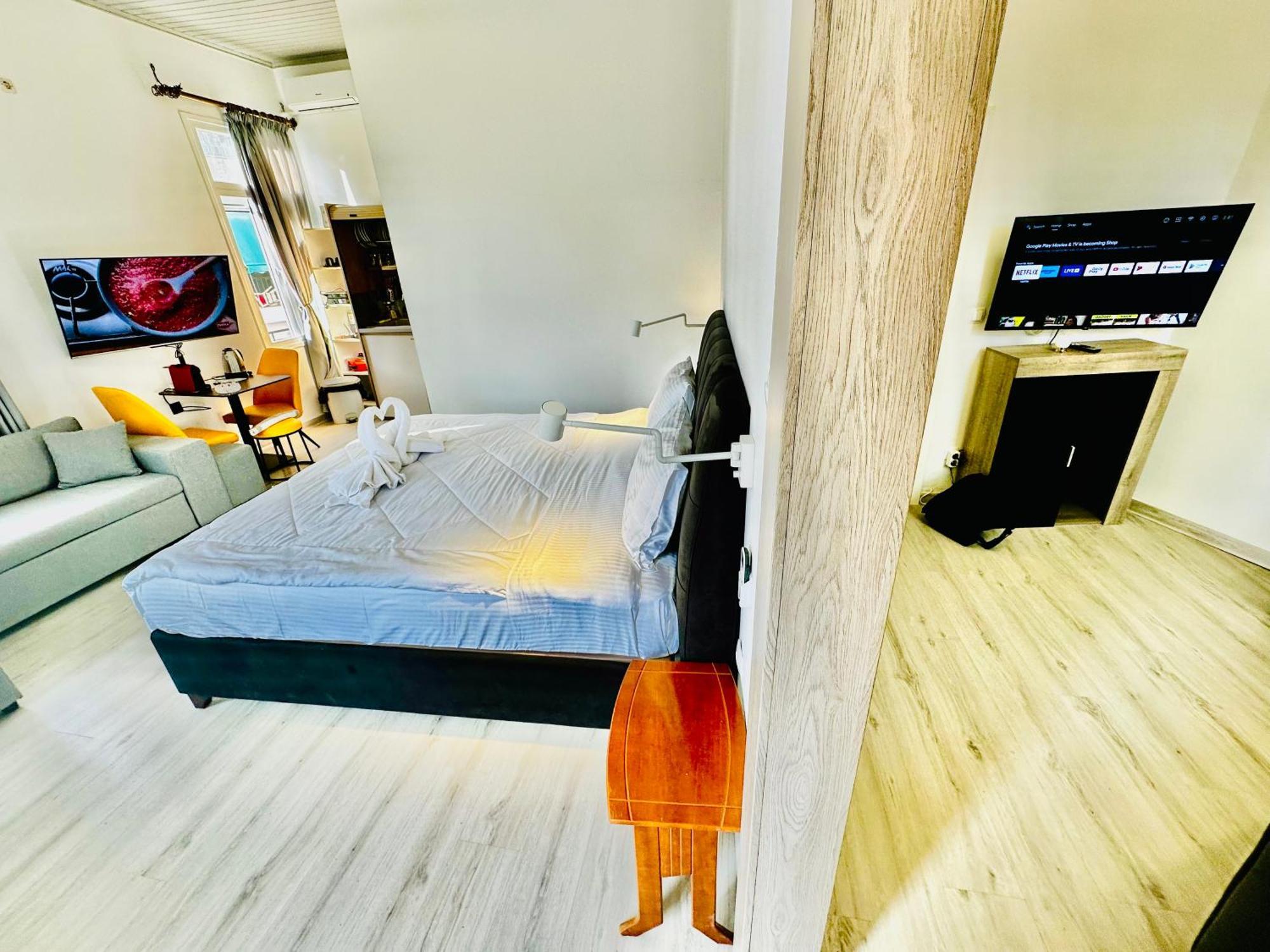 Travelers Luxury Suites, Studios & Apartments Corfu  Εξωτερικό φωτογραφία