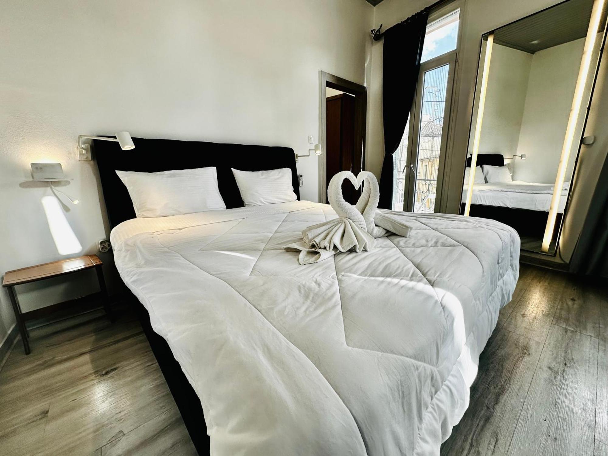 Travelers Luxury Suites, Studios & Apartments Corfu  Εξωτερικό φωτογραφία