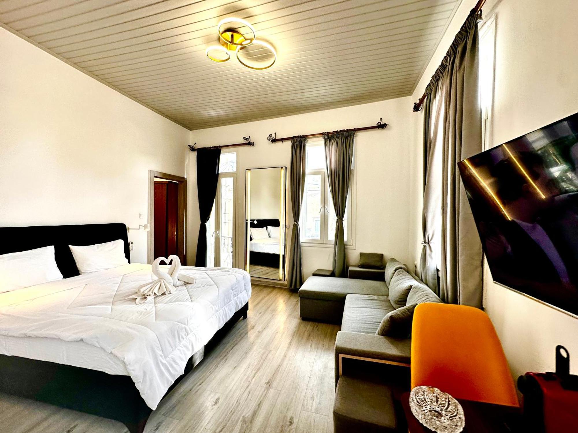 Travelers Luxury Suites, Studios & Apartments Corfu  Εξωτερικό φωτογραφία