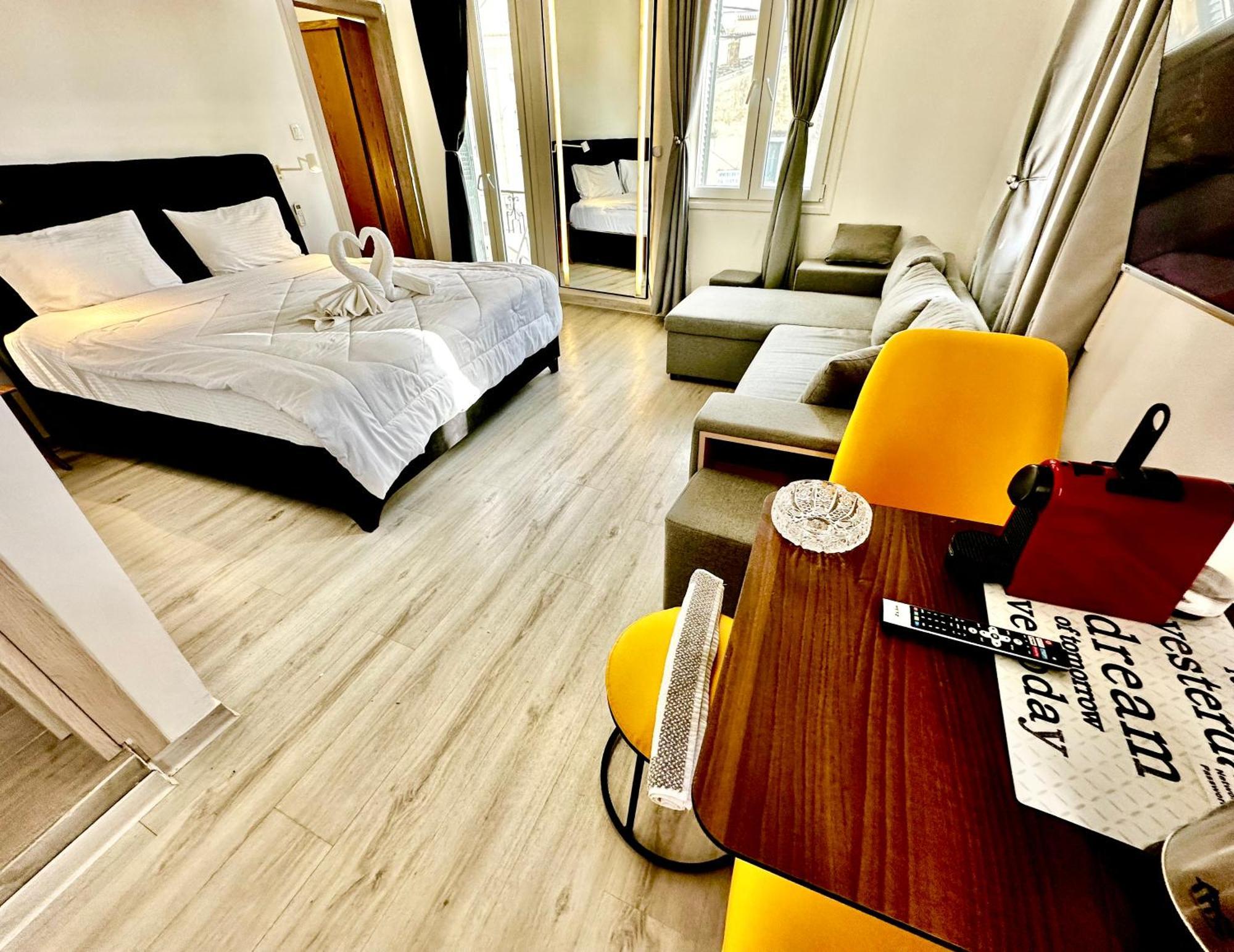 Travelers Luxury Suites, Studios & Apartments Corfu  Εξωτερικό φωτογραφία