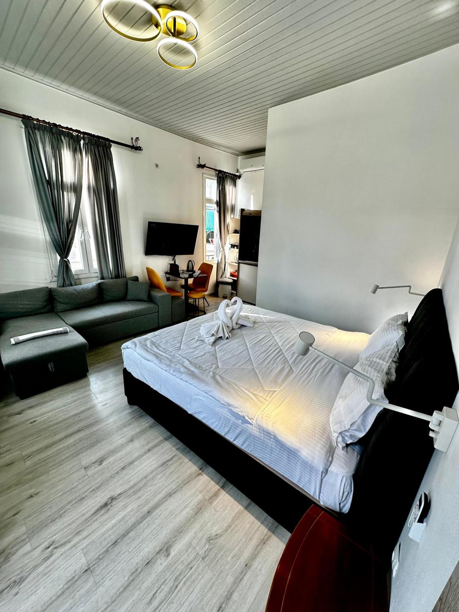 Travelers Luxury Suites, Studios & Apartments Corfu  Εξωτερικό φωτογραφία
